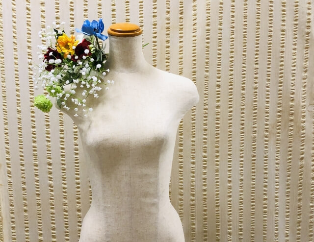 マネキン・トルソーのレンタル活用法|短期間利用のメリットと選び方